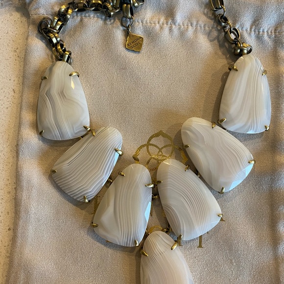 Kendra Scott Harlow in White Banded Agate - Picture 2 of 5